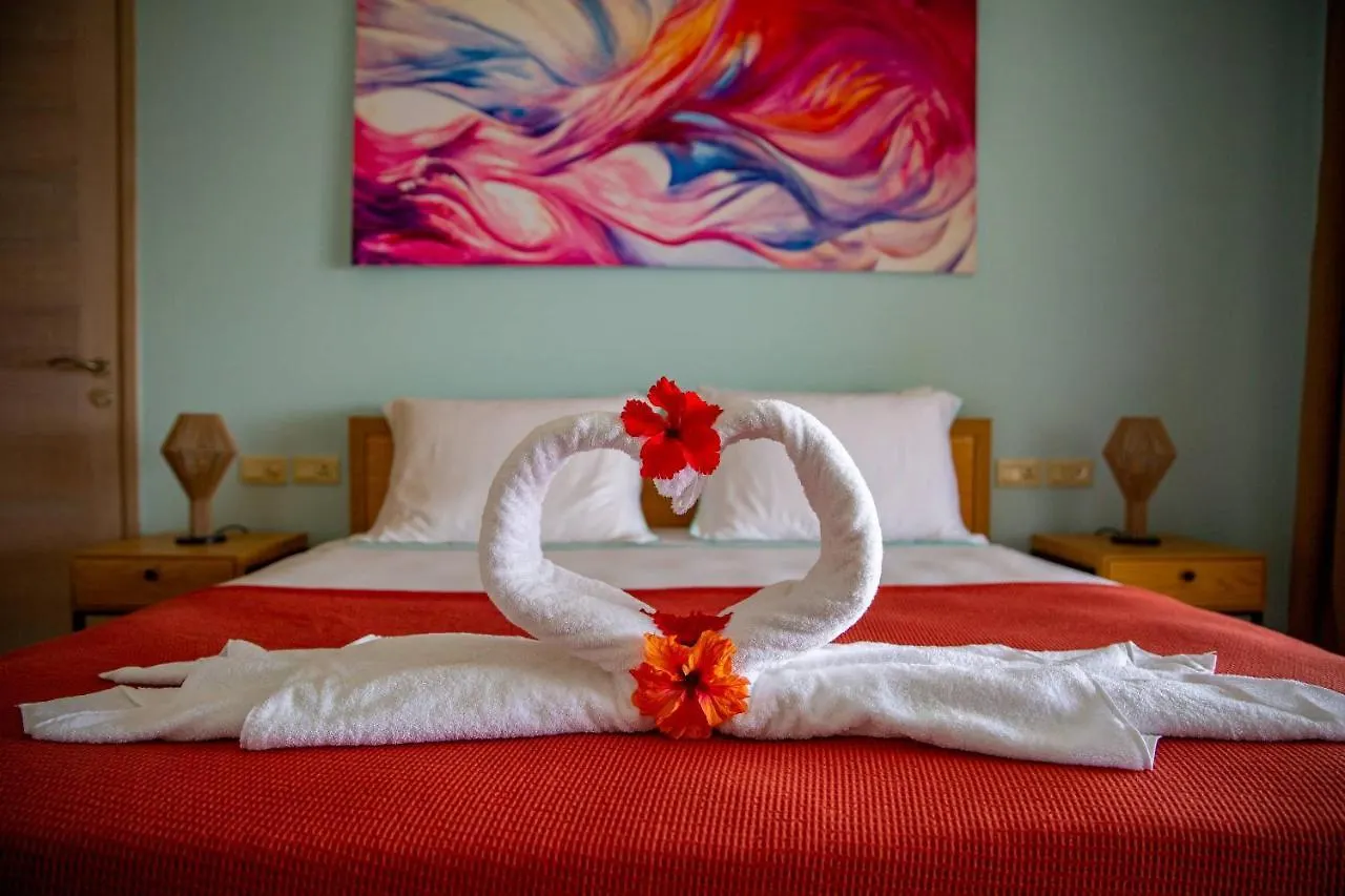 Paradise Chalets Yoga & Wellness Takamaka Hotel