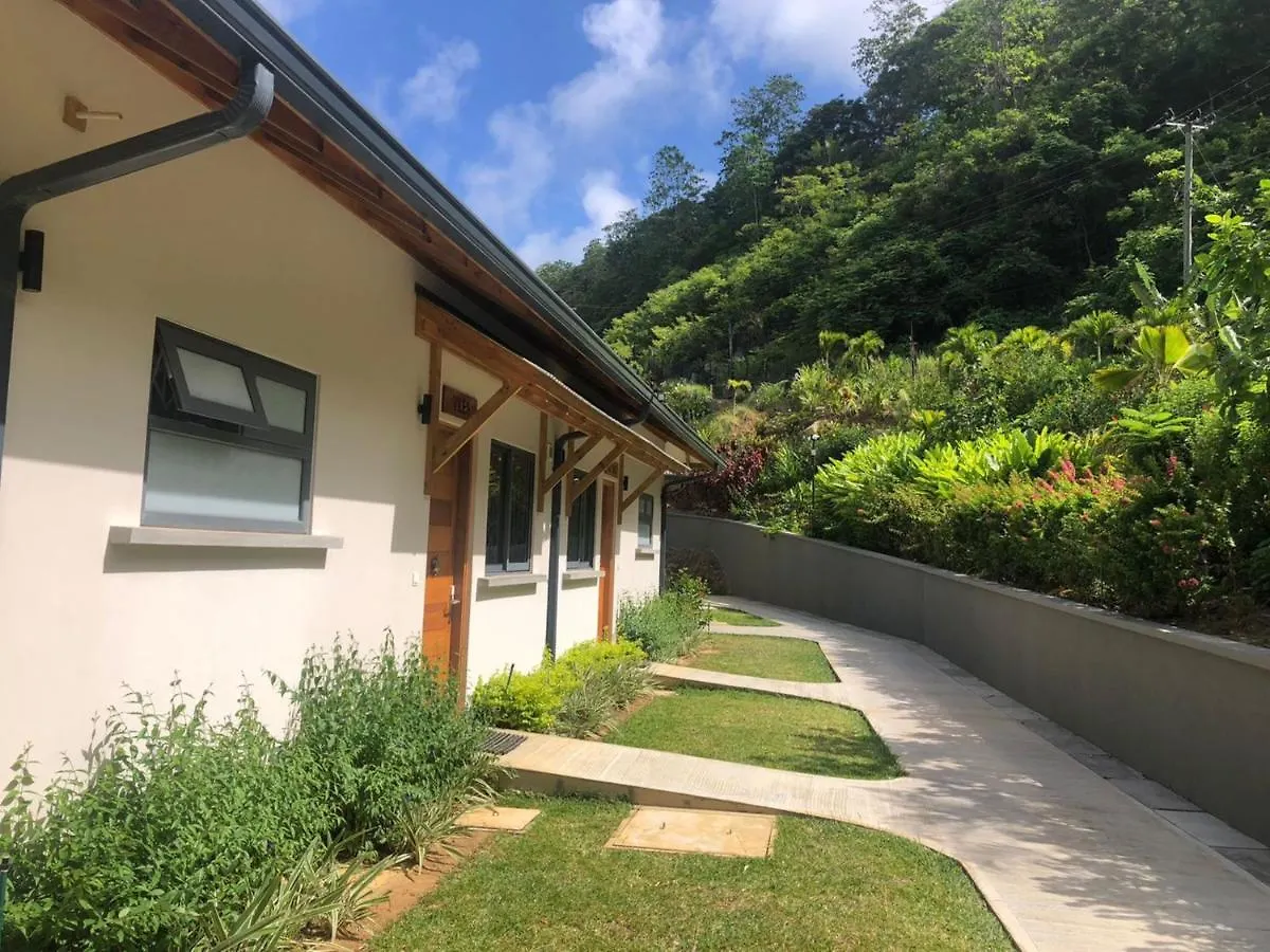 Paradise Chalets Yoga & Wellness Takamaka Hotel
