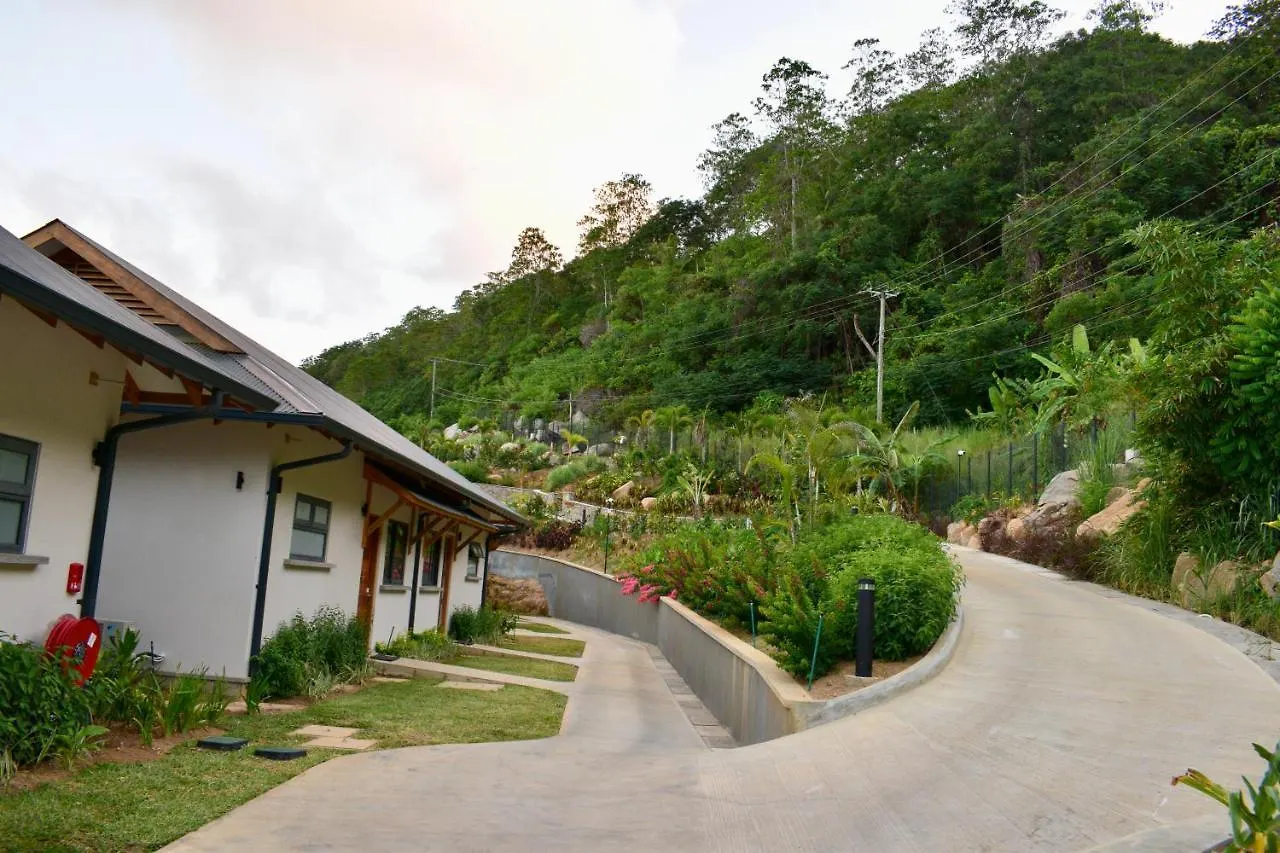 Paradise Chalets Yoga & Wellness Takamaka Hotel